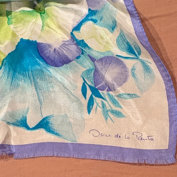Oscar de la Renta Accessories - Oscar de la Renta Blue and Purple Floral Scarf